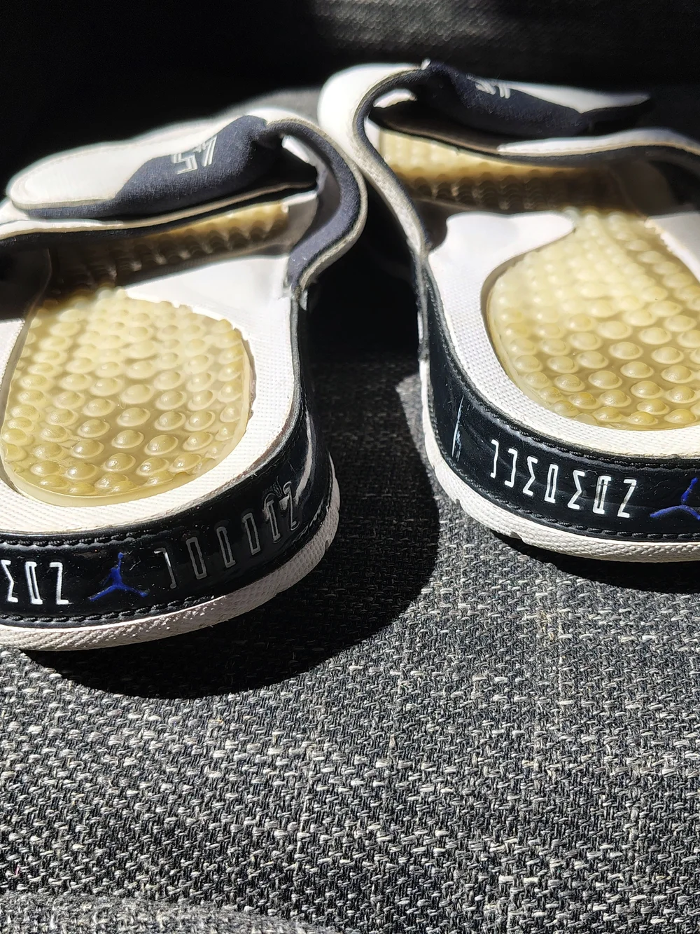 Size 10 - Jordan Hydro 11 White/Black 45 Slides